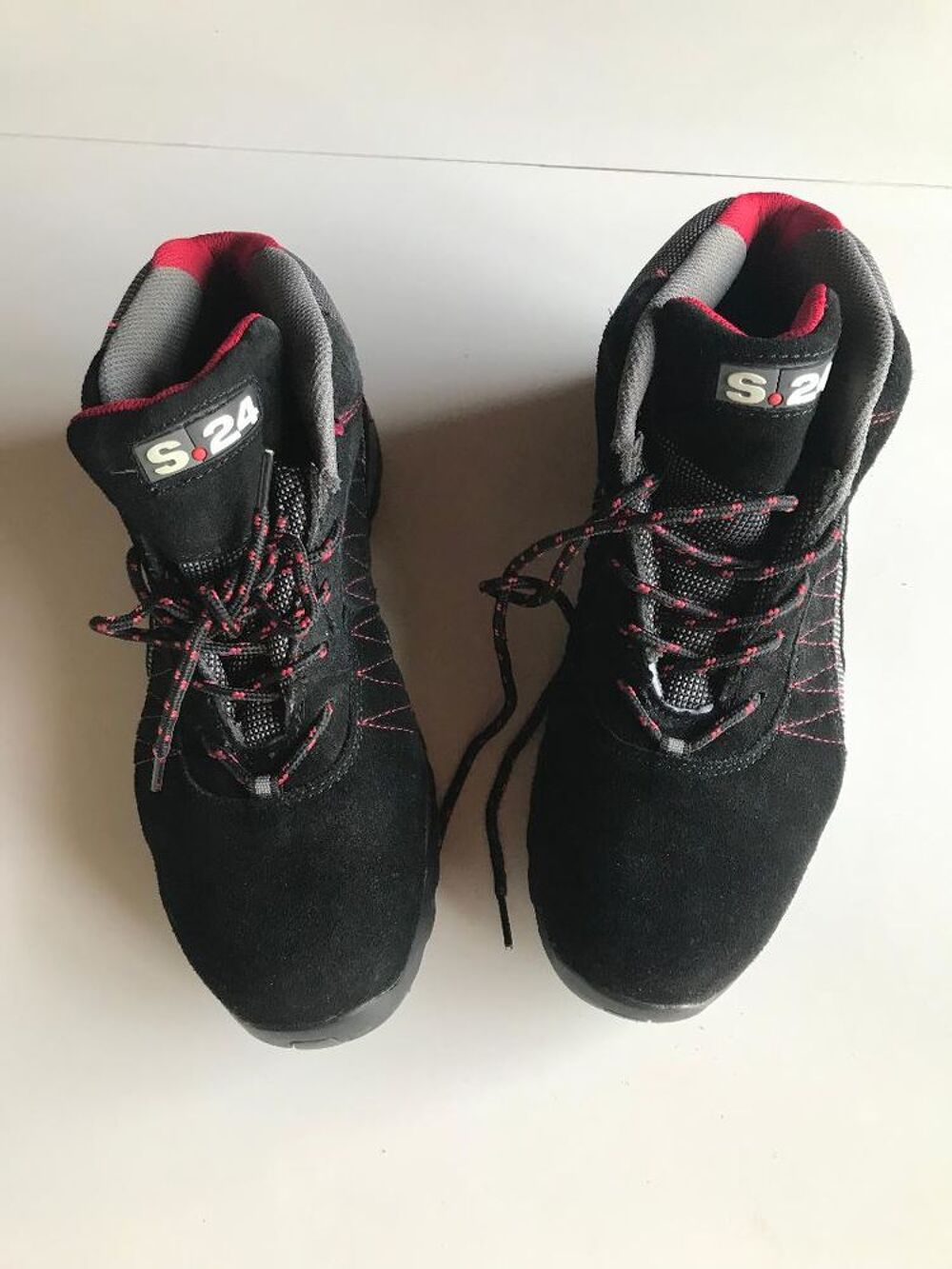 chaussures s&eacute;curit&eacute; S24 montante Chaussures