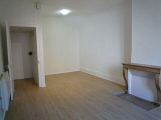  Appartement à louer 1 pièce 28 m²