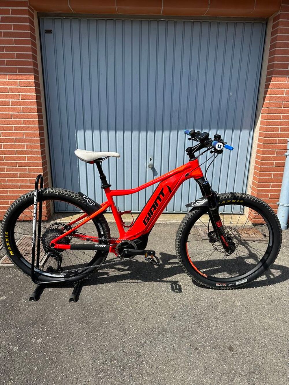 Vtt &eacute;lectrique Giant dirt e+1pro Vélos