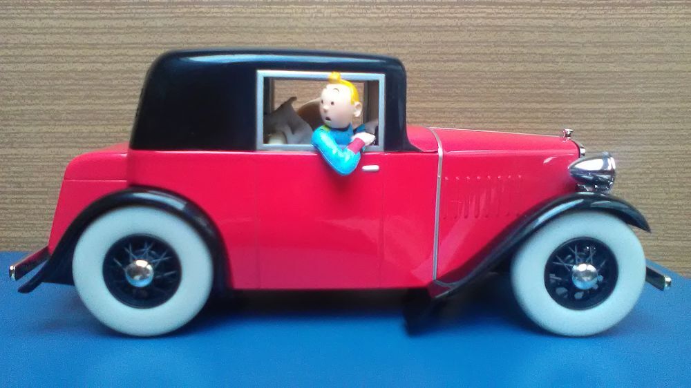 VOITURE DE TINTIN LA N&deg;16 " LA ROSENGART DE L' EVASION " 