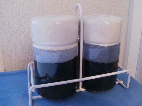  SALIERE ET POIVRIERE dans un support  4 Montauban (82)