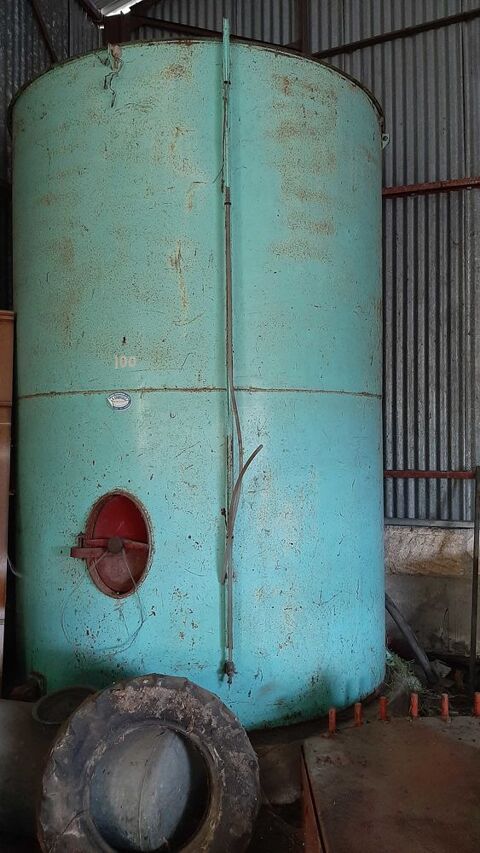Cuve acier intérieur émaillé 100 HL (10 m³). Idéal réserve d'eau. Saint-Yzan-de-Soudiac (33)