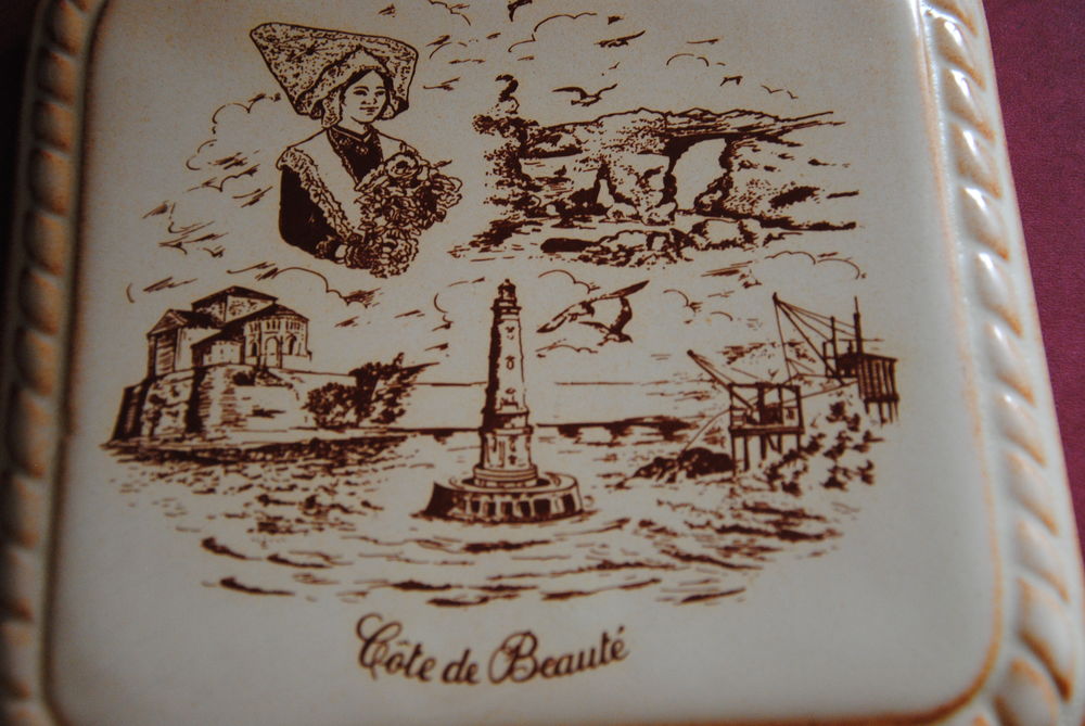 Ancien dessous de plat fa&iuml;ence Décoration