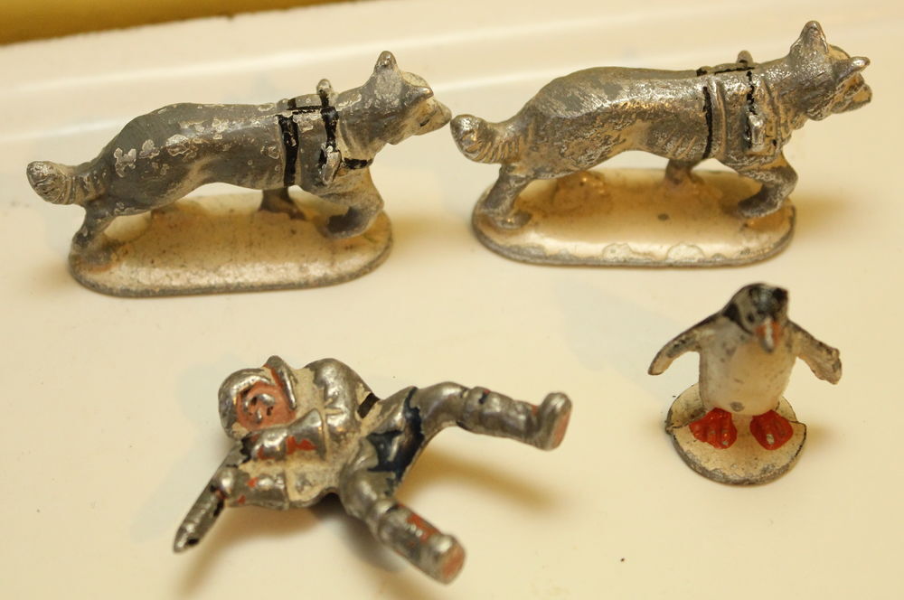 Figurines quiralu pole chien , pingouin et esquimau Jeux / jouets