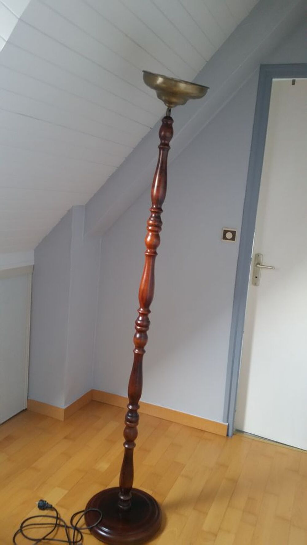 Lampadaire halog&egrave;ne en merisier Décoration
