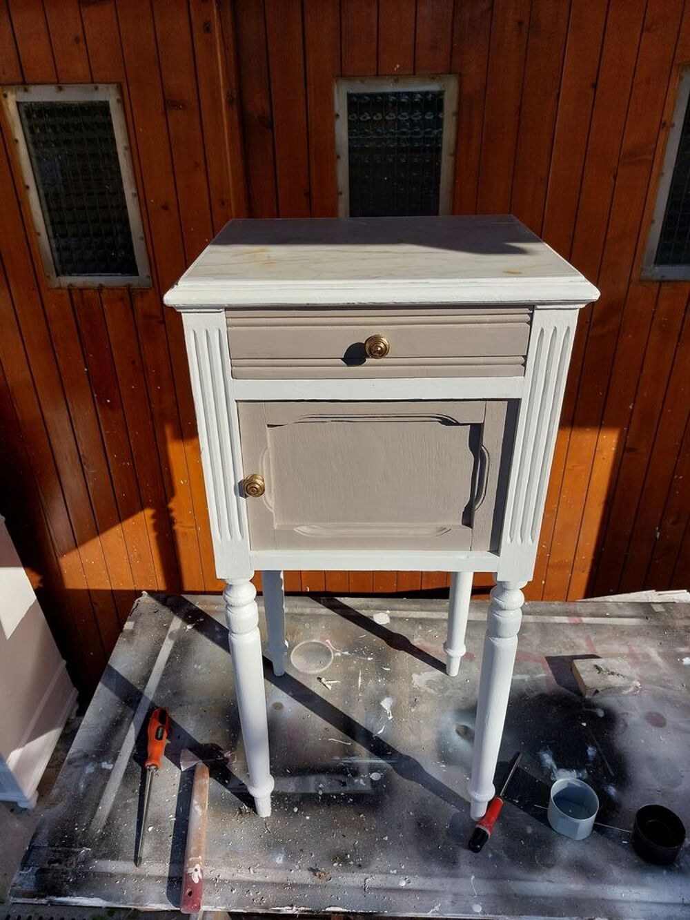 TABLES DE CHEVET BLANCHE ET BEIGE Meubles