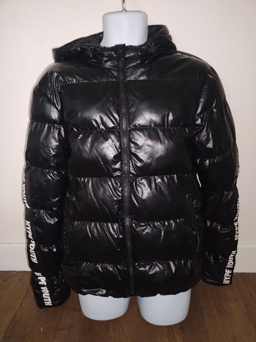 Doudoune HYPE YOUTH taille S noire brillante Vêtements