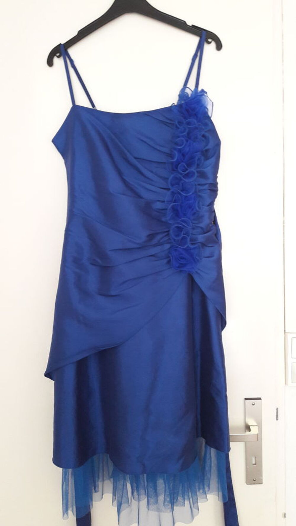 Robe de cocktail Vêtements