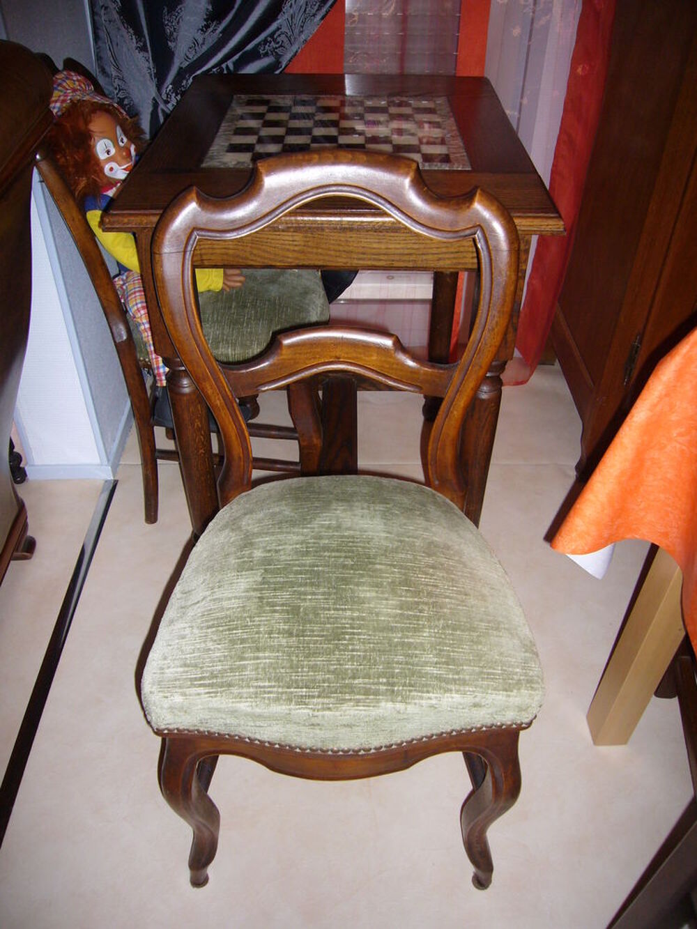 TABLE D'ECHEC + 2 CHAISES RETAPISSER Jeux / jouets