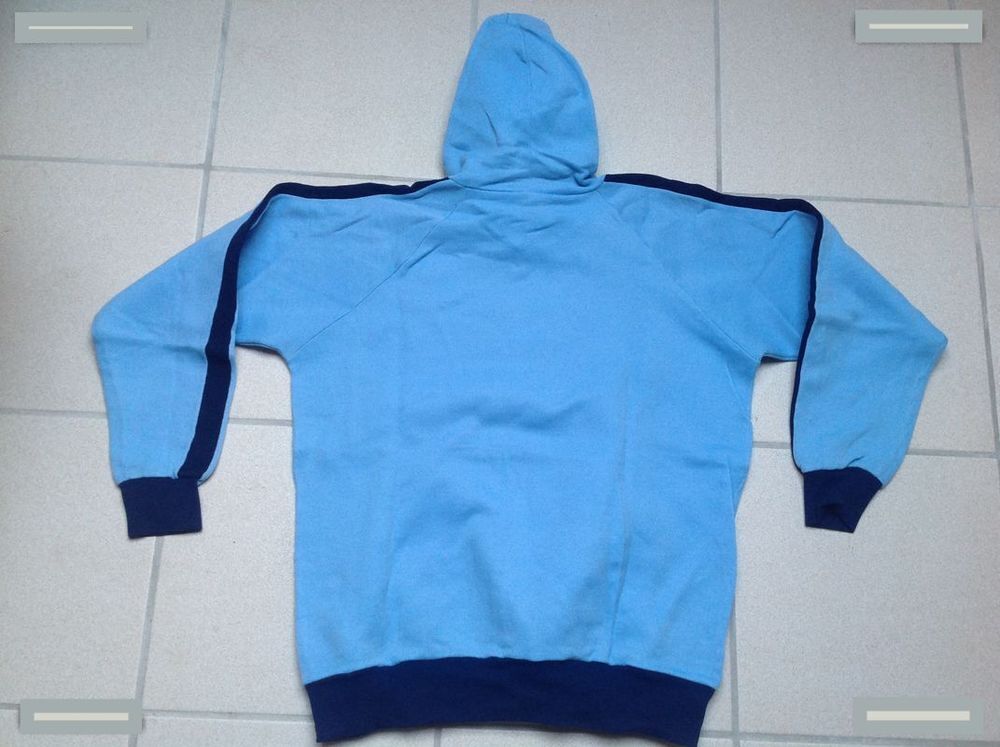 PULL &Agrave; CAPUCHE TRAINING BLEU TAILLE M Envoi Possible
Vêtements