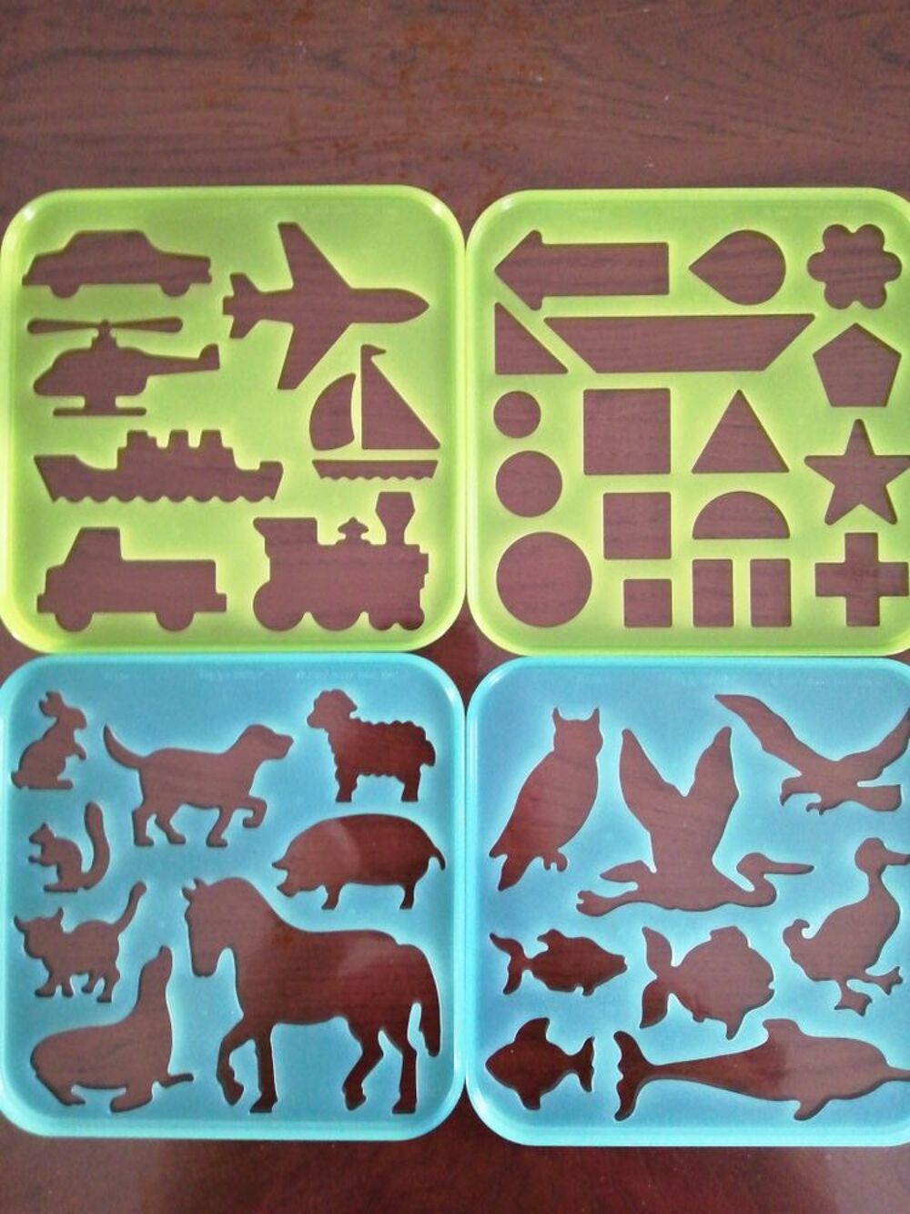 Pochoirs &agrave; dessins Jeux / jouets
