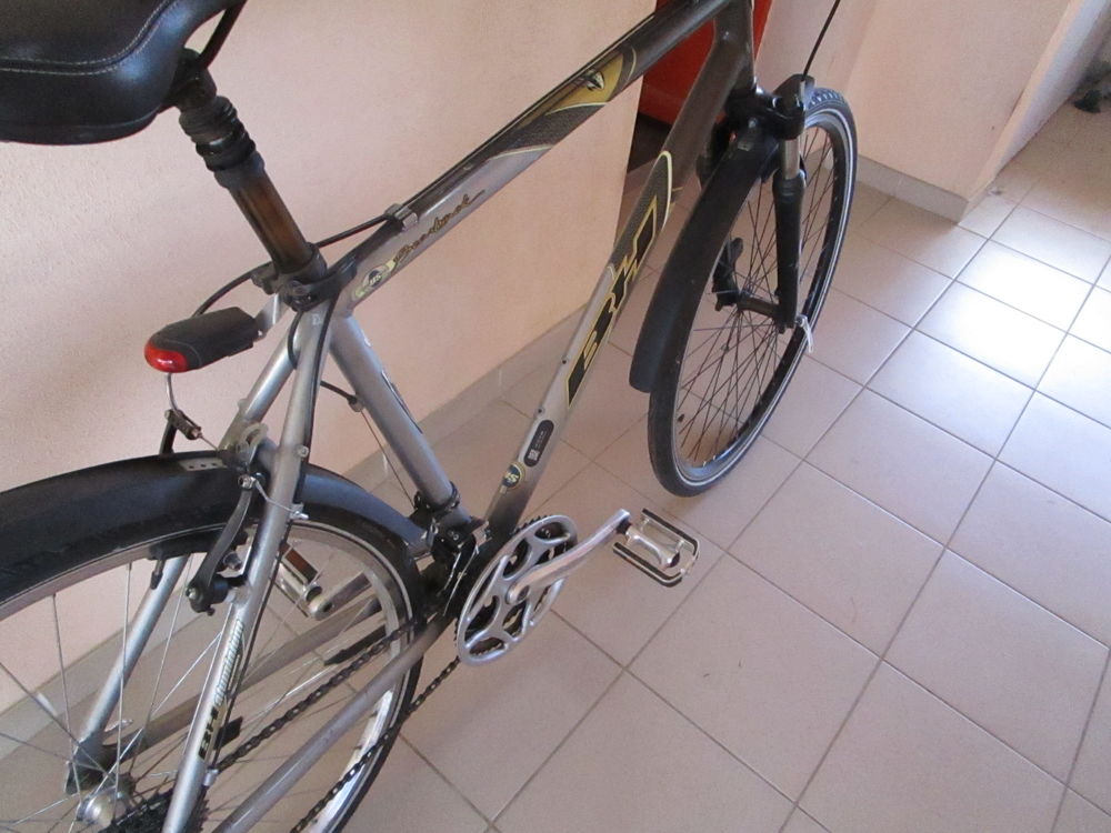 VTC B H en tr&egrave;s bons &eacute;tat Vélos