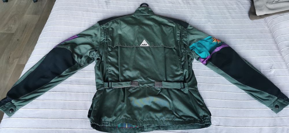 Veste moto textile enduro AXO Taille M.
Sports
