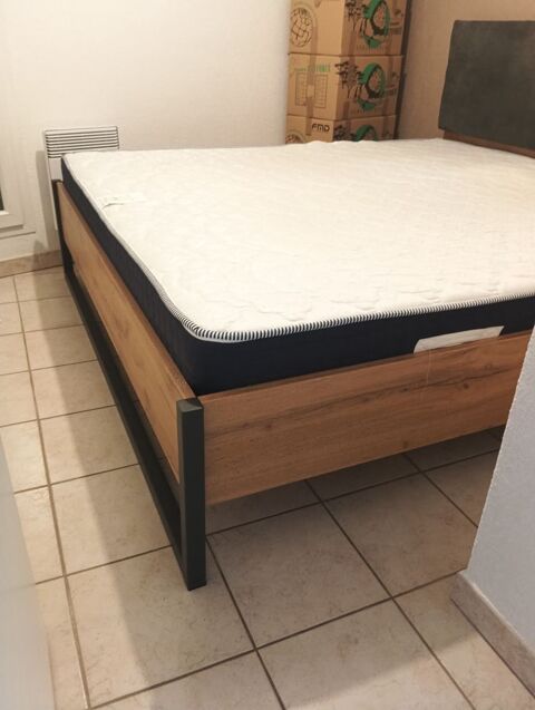 Lit double + matelas 180 x 200 Aigues-Mortes (30)