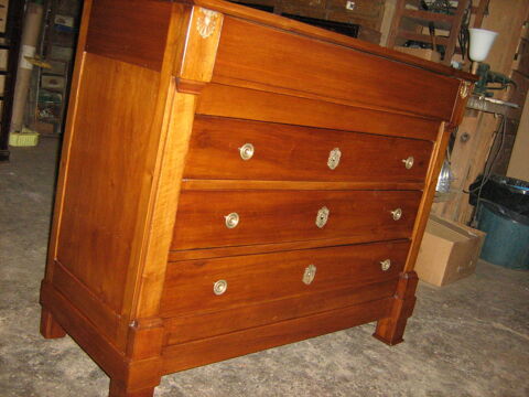 commode empire 4 tiroirs avec bronzes en parfait �tat.
l=48 350 Marseille 13 (13)