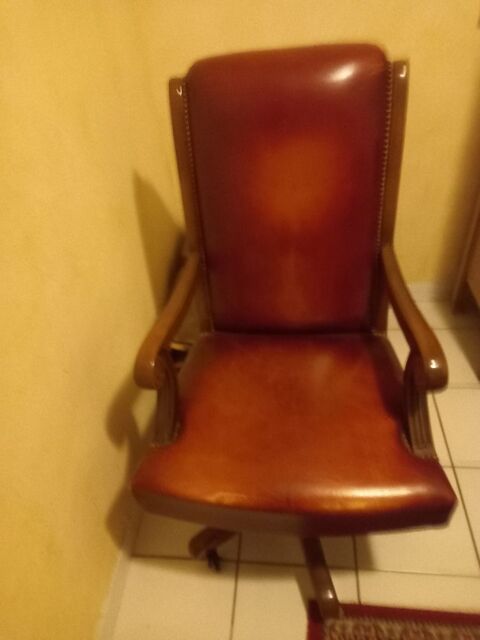 BUREAU ET SON FAUTEUIL Simiane-Collongue (13)