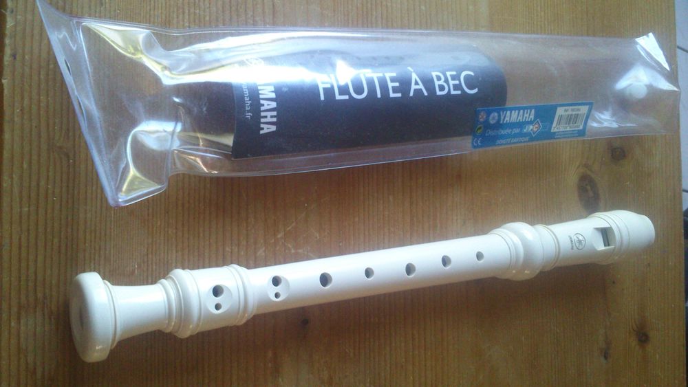 Fl&ucirc;te &agrave; bec YAMAHA blanche Instruments de musique