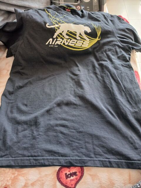 Tee-shirt neuf marques airness . Brive-la-Gaillarde (19)