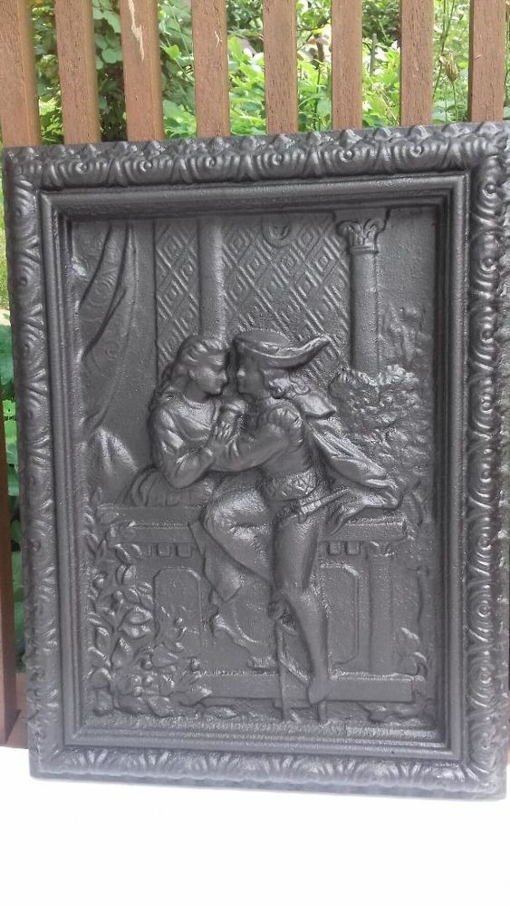 Plaque murale en fonte Rom&eacute;o et Juliette 