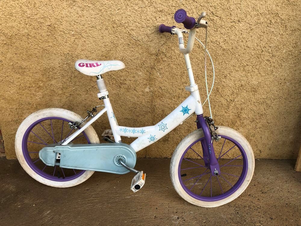 V&eacute;lo enfant blanc et violet Vélos