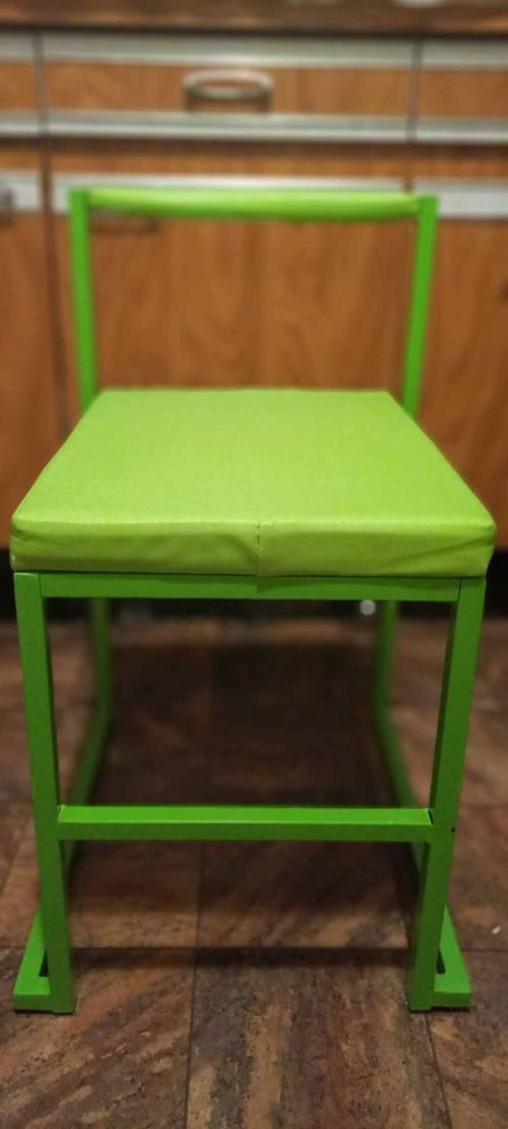 vendre 5 chaise ver, tr&egrave;s bonne &eacute;tat comme neuf Meubles