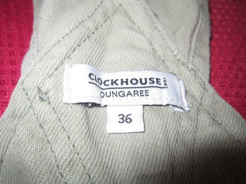 Une salopette couleur verte Vtements enfants