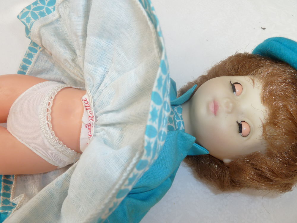 POUPEE BELLA TOUT D'ORIGINE AVEC ETIQUETTE 