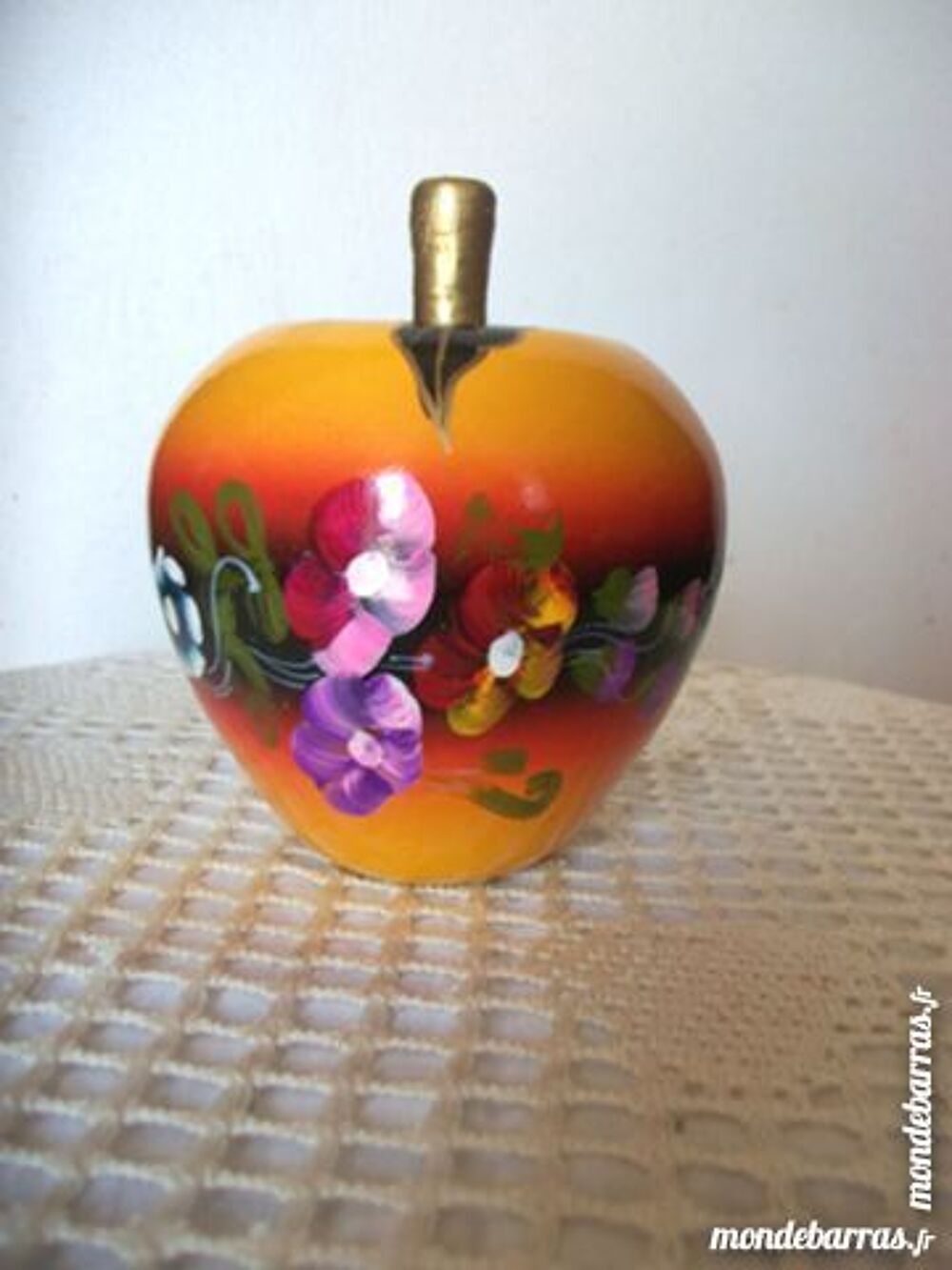 Pomme fruit d&eacute;coration bois peint collection Décoration