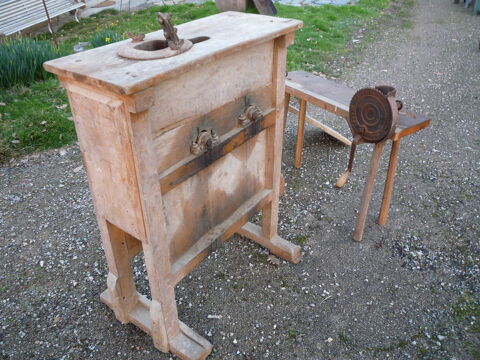 Egrenoir à maîs à main/poule /canard/basse cour 45 Castres (81)