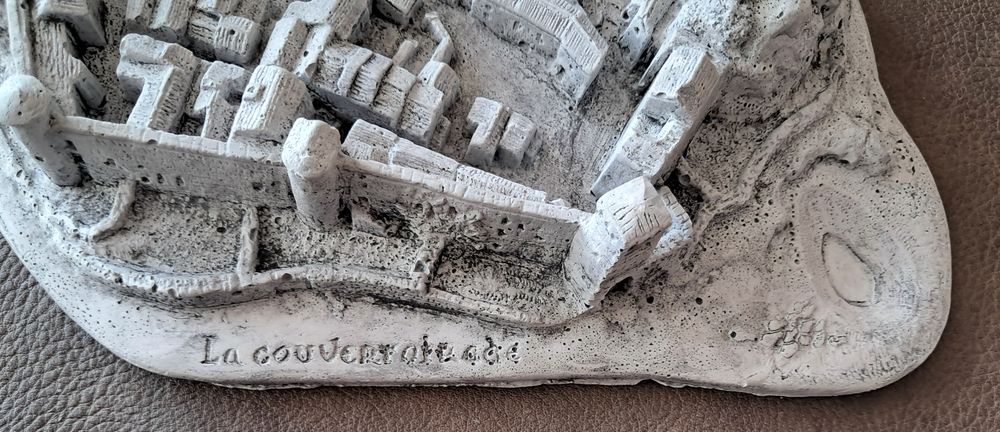 maquette en pl&acirc;tre moul&eacute; La Couvertoirade Aveyron 