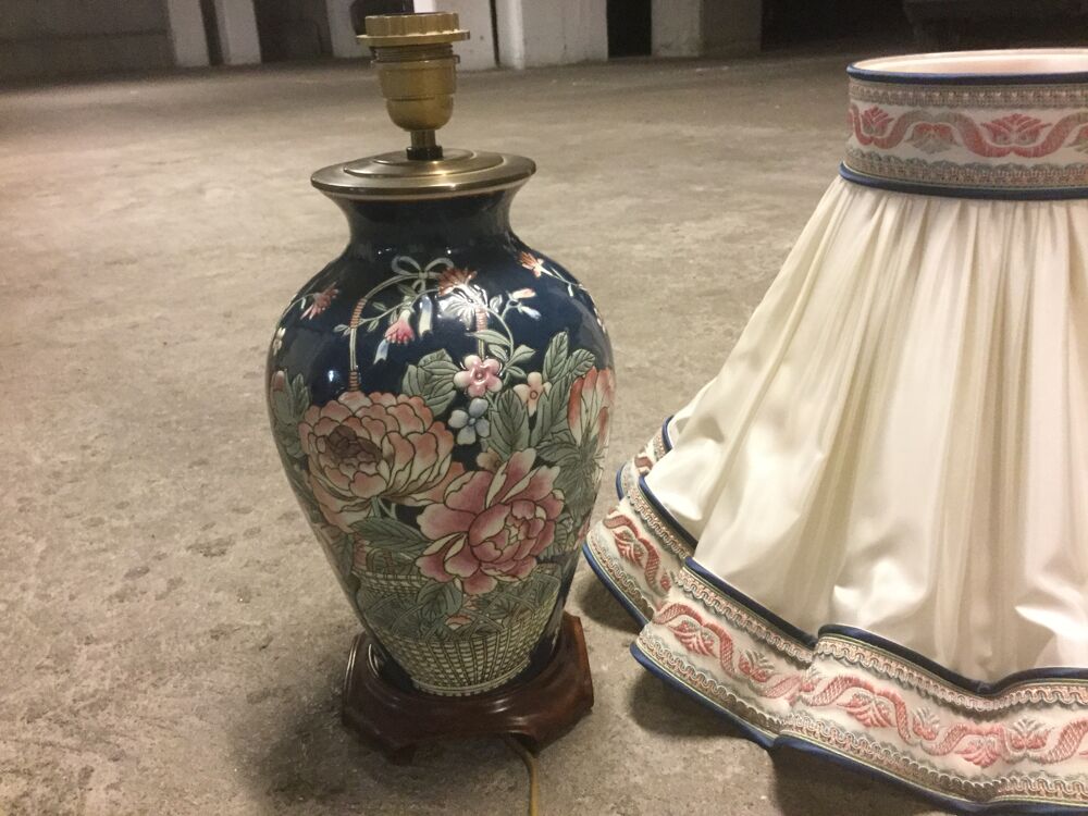 LAMPE DE STYLE Décoration