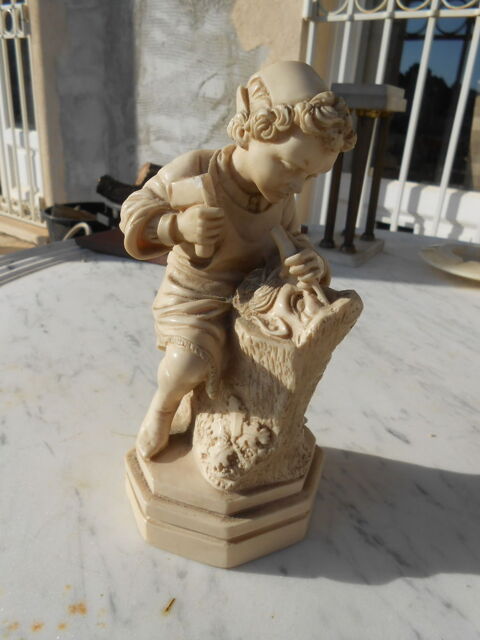 Statuette signe Ruggeri 50 La Londe-les-Maures (83)