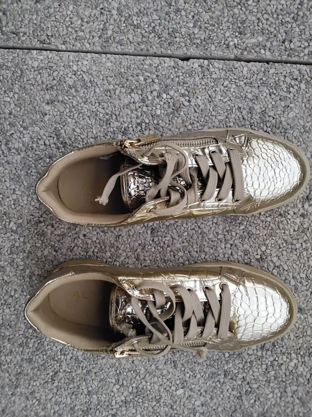 BASKETS Marque ALDO couleur dor&eacute;e Chaussures