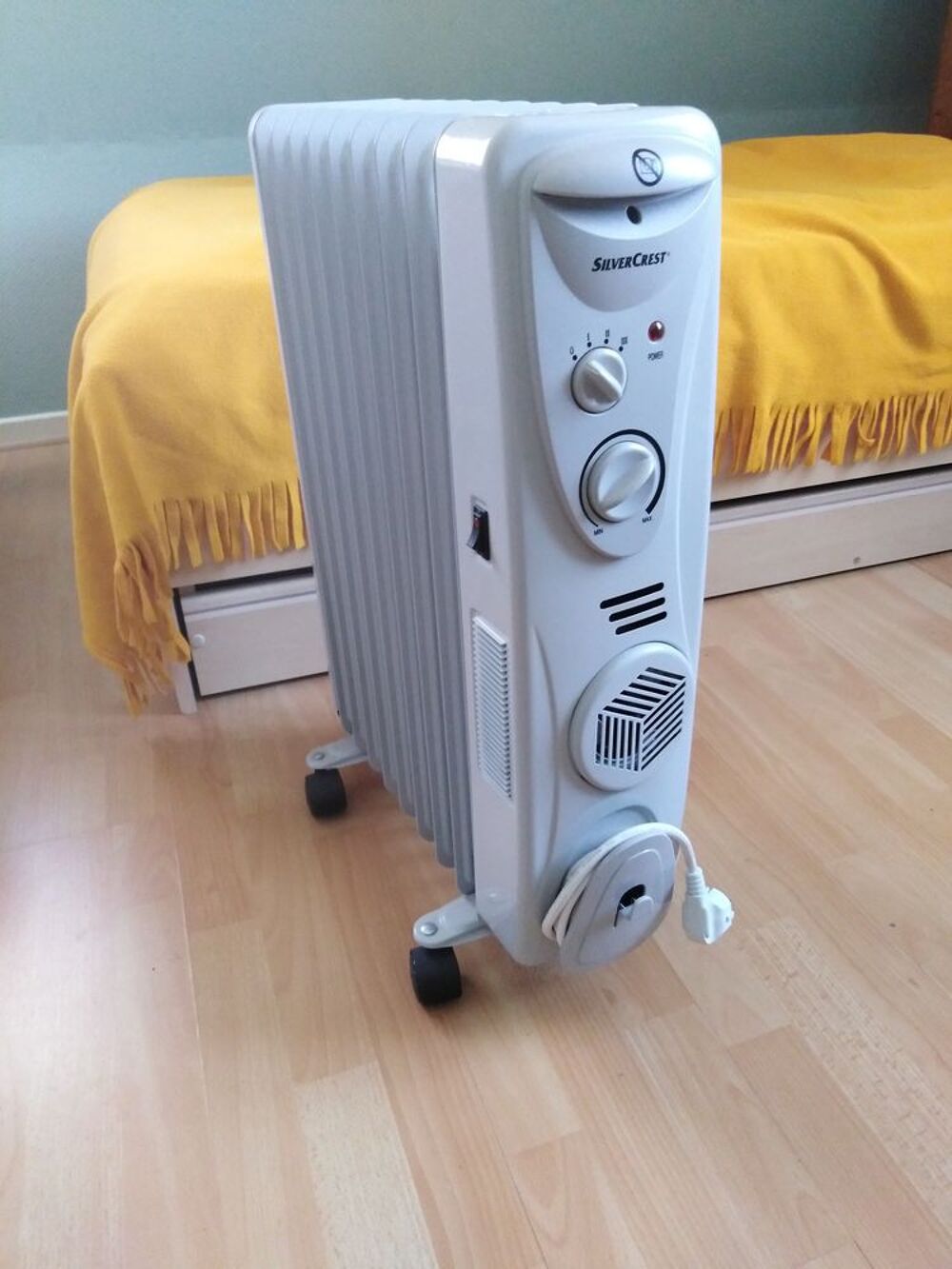 Radiateur &eacute;lectrique &agrave; circulation d'huile. 
Electroménager
