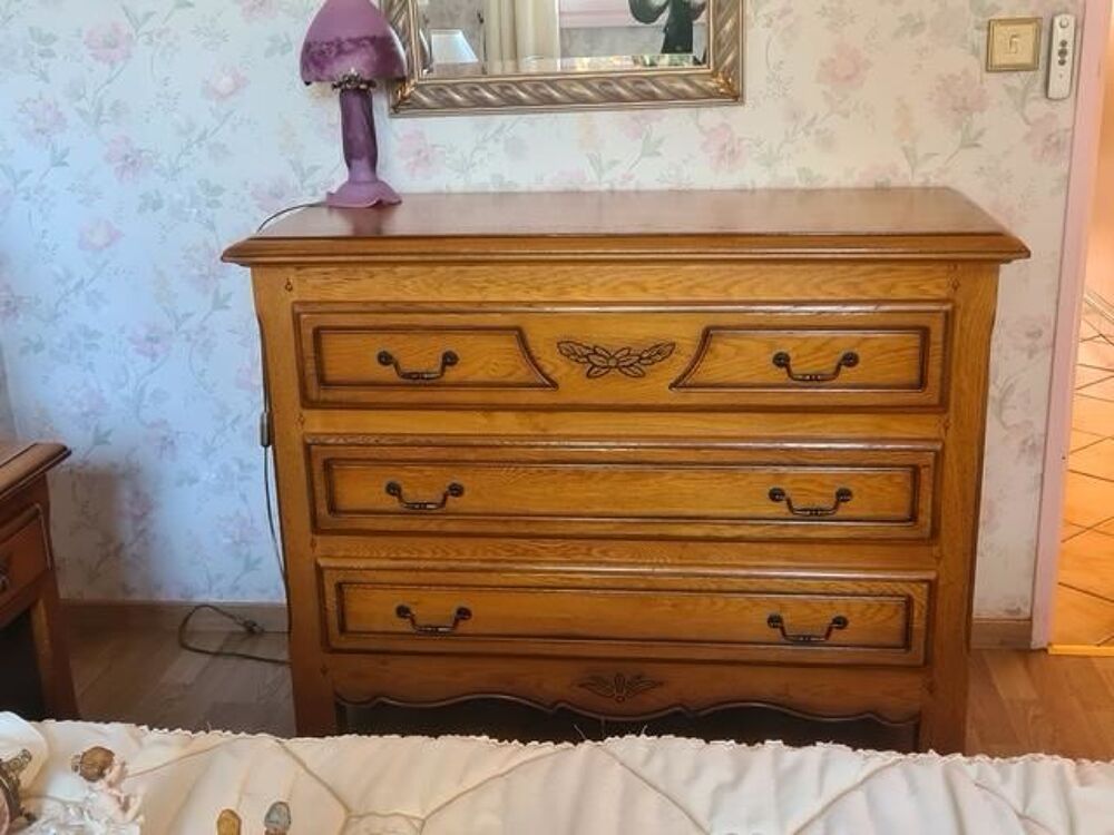 Suite sucession meubles massifs de qualit&eacute; , . Meubles