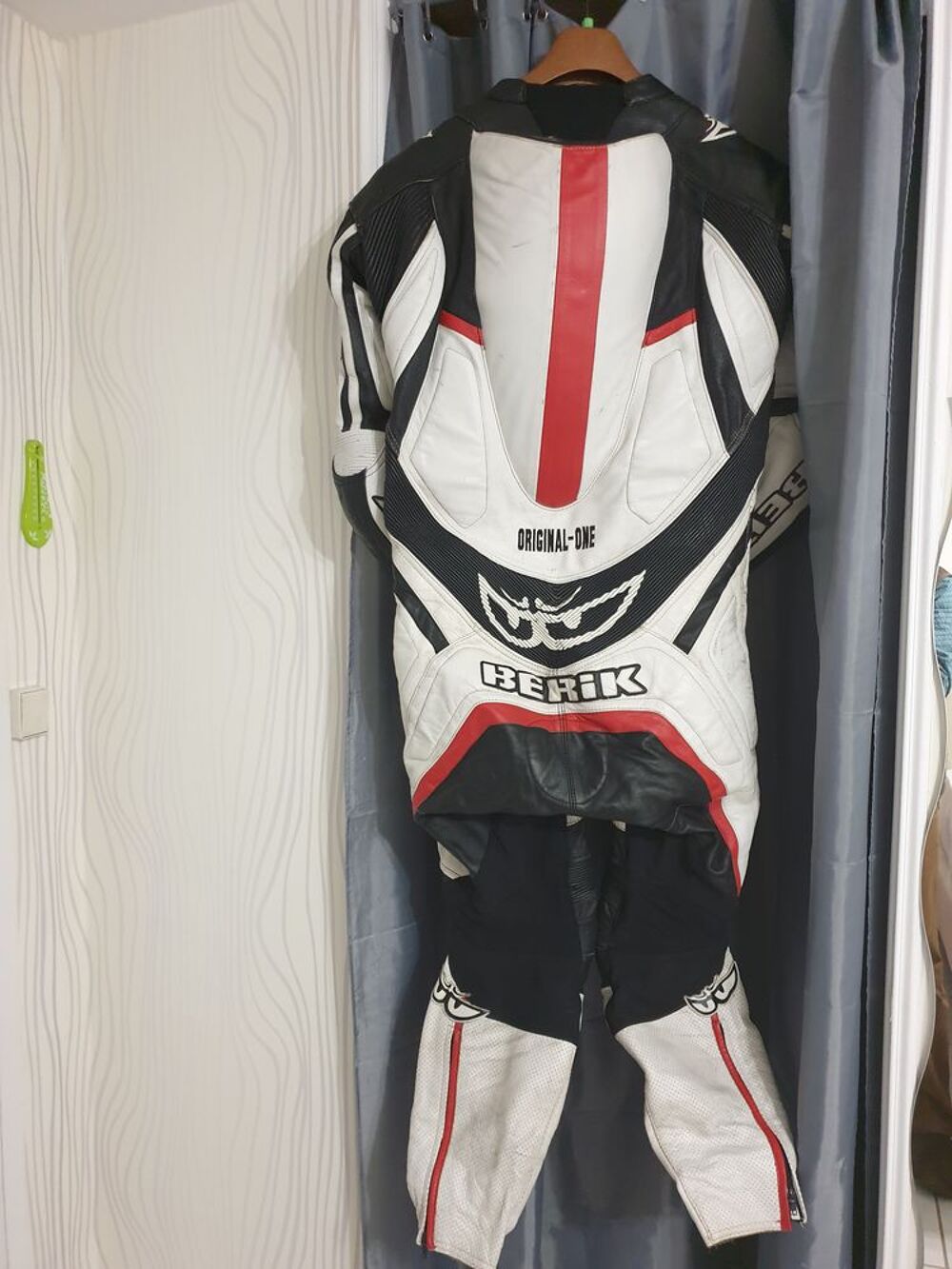 combinaison cuir moto marque BERIK Vêtements