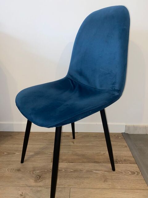 Lot de 4 chaises en velours bleues 100 Sainte-Genevive-des-Bois (91)