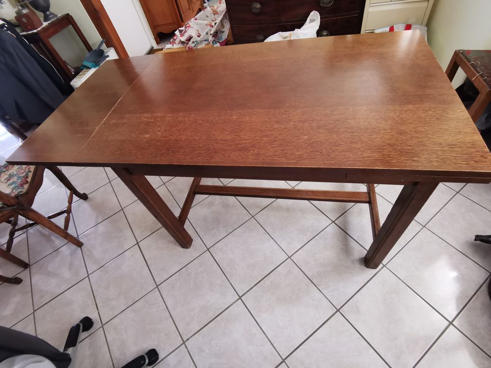 Table de cuisine en ch&ecirc;ne Meubles