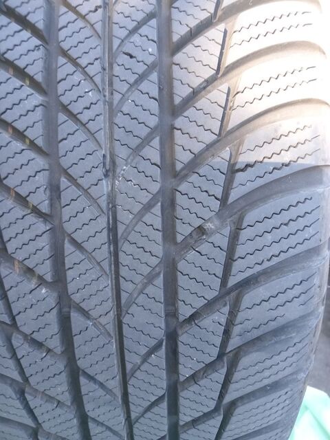 Pi&egrave;ces et &eacute;quipements Voiture Pi&egrave;ces et &eacute;quipements Voiture  occasion Meyras 07380
