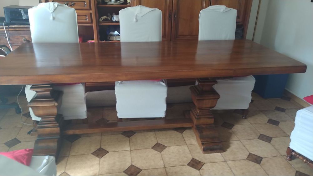 table monastere+6 chaises tapissier Meubles