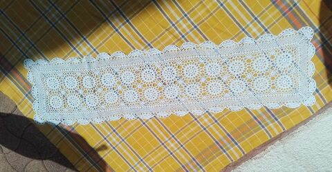 Napperon /Chemin de Table Fait Main de 137 x 34 cm - Vintage 12 La Fert�-Alais (91)