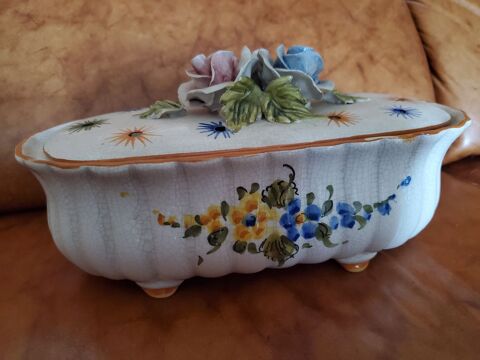 Pique fleurs en moustier 15 Dijon (21)