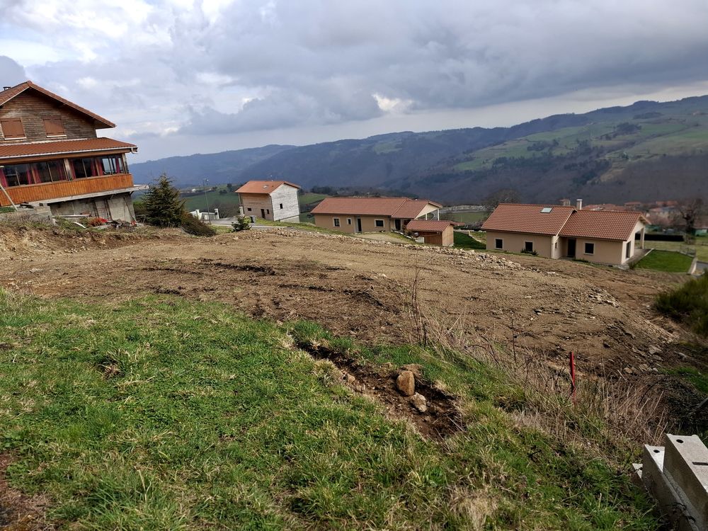 Vente Terrain A saisir terrain constructible terrassé et viabilisé Saint-georges-en-couzan