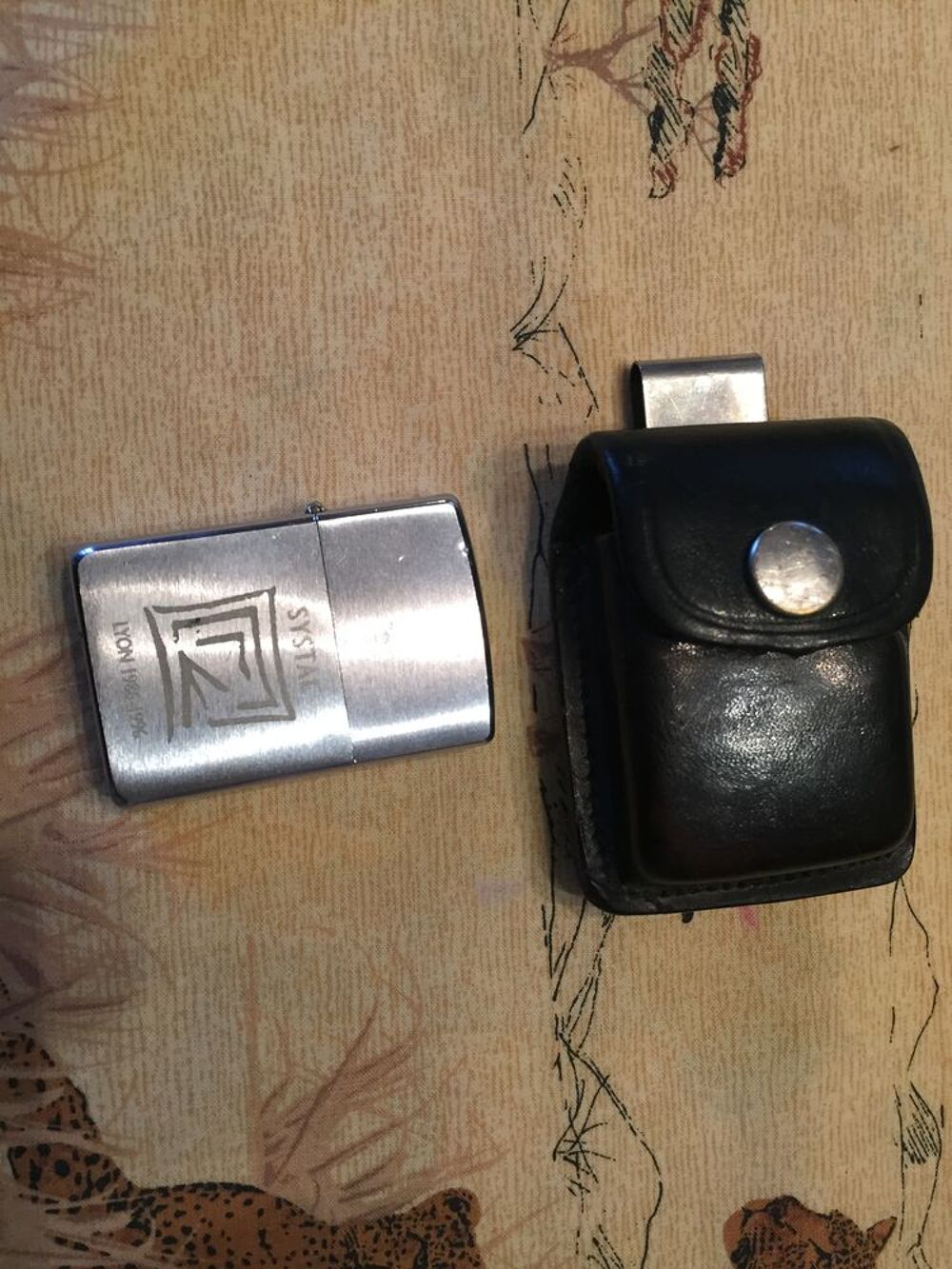 Briquet ZIPPO authentique avec &eacute;tui cuir noir 
