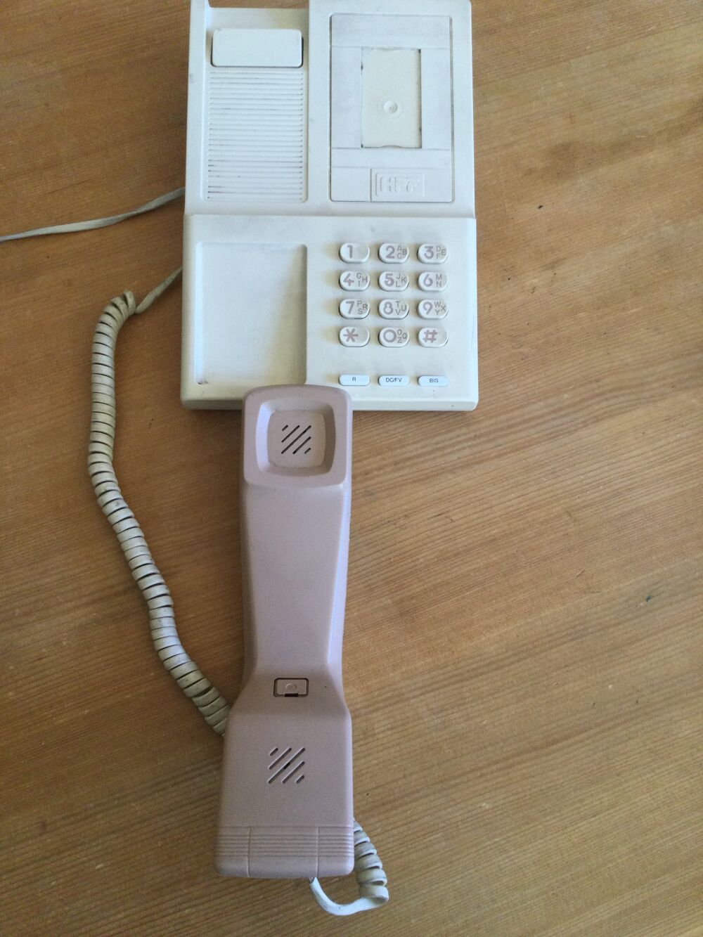 T&eacute;l&eacute;phone fixe HPF ann&eacute;es 80/90
Téléphones et tablettes