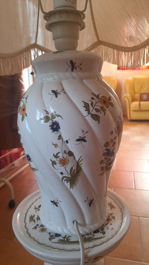 Lampadaire et son abat-jour 40 La Chauss�e-Saint-Victor (41)