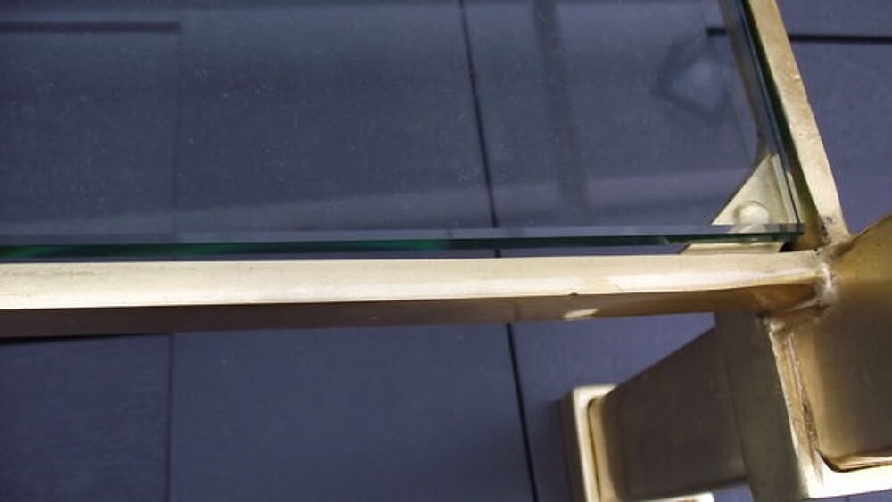 TABLE BASSE DOREE A LA FEUILLE 24 CARRATS. Meubles