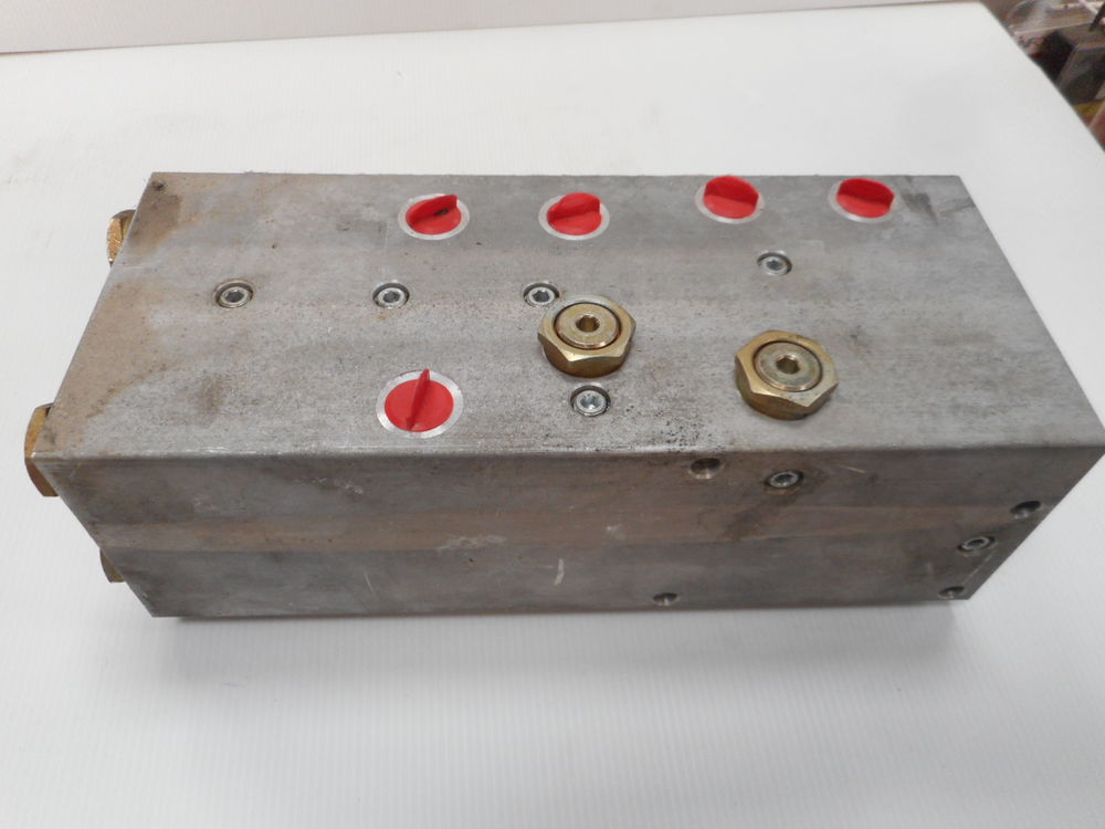   Distributeur boitier hydraulique 
