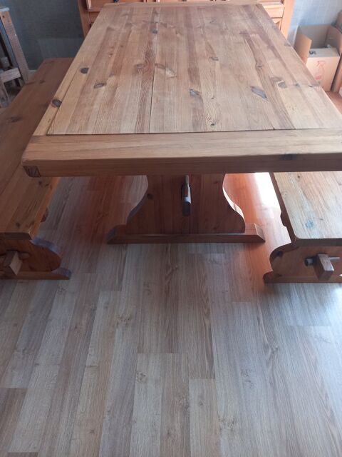 TABLE ET SES DEUX BANCS STYLE MONASTERE 150 Obernai (67)