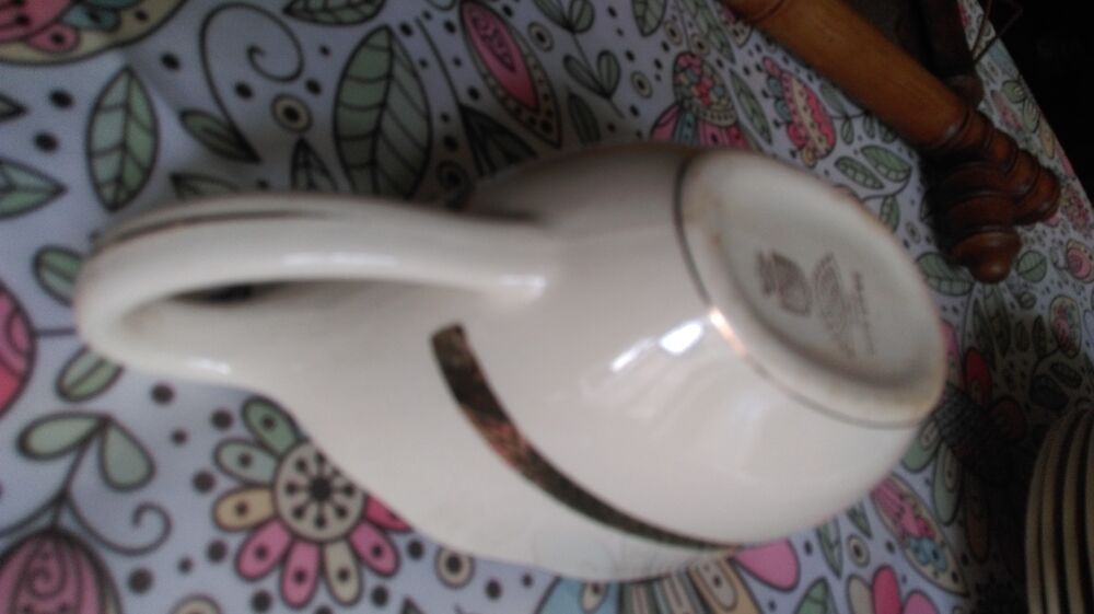 Sauci&egrave;re Digoin S v&eacute;ritable opaque 1955 Cuisine